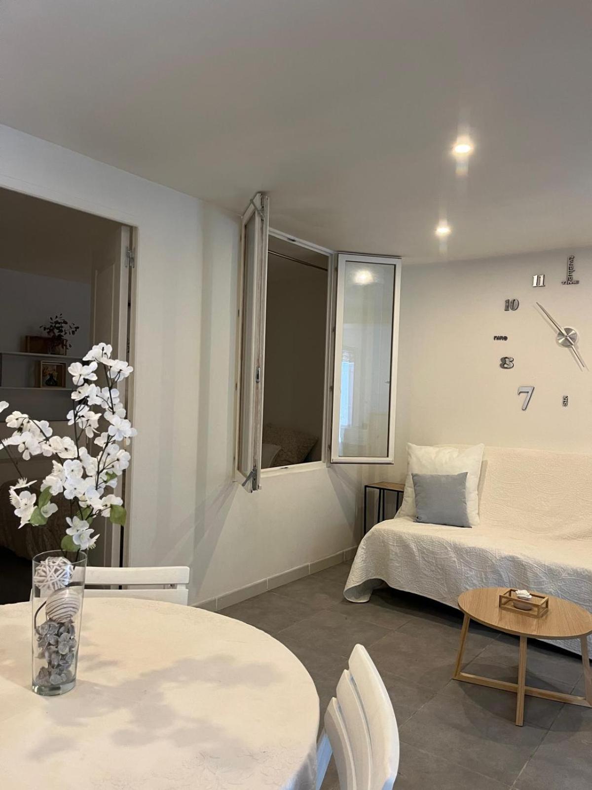 Hotel La Mhirabelle Saint-Paul-de-Vence Exteriér fotografie