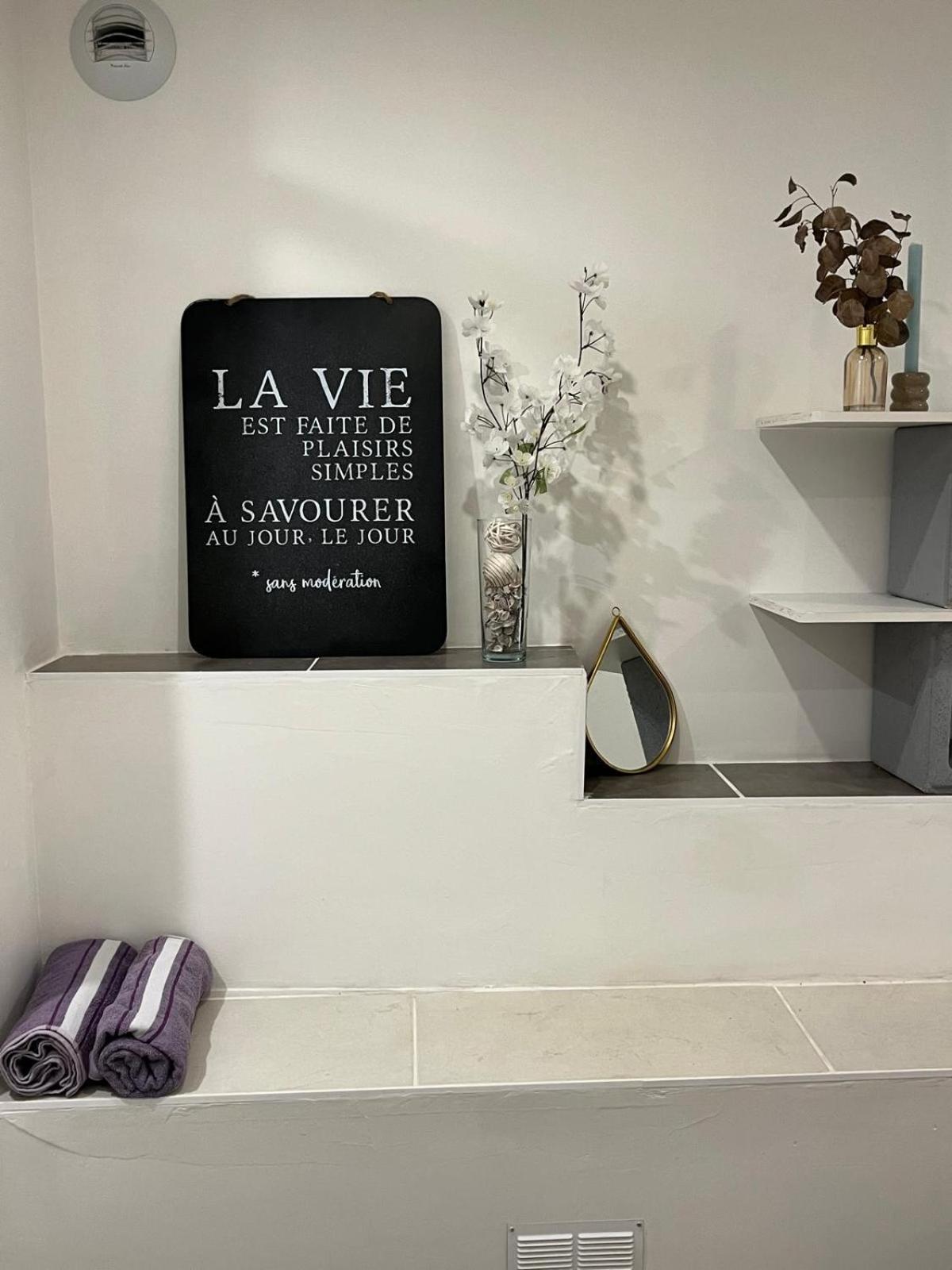 Hotel La Mhirabelle Saint-Paul-de-Vence Exteriér fotografie